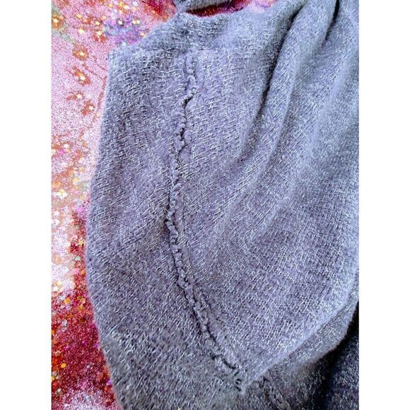 FREE PEOPLE BEACH THREE BUTTON BLUE SWEATER PRE-LOVED SIZE XS - Picture 9 of 11